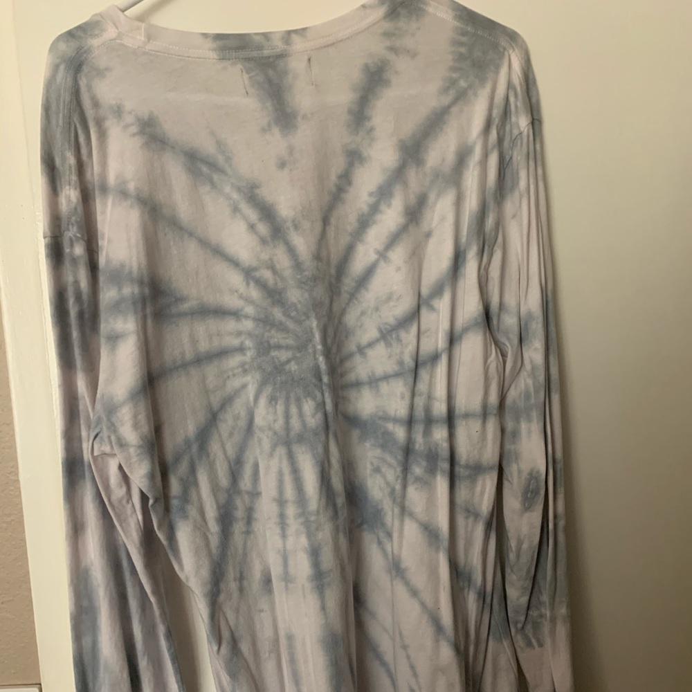 Long sleeve blue and white tie-dye T-shirt